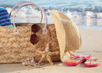 Plaj Çantamda Neler Olmalı