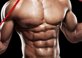 Sıkı bir karınla herkesi etkilemek için six back nasıl yapılır