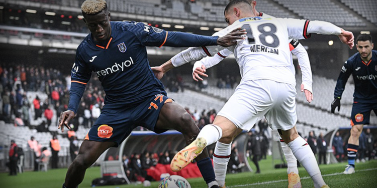 4 gollü İstanbul derbisinde kazanan yok