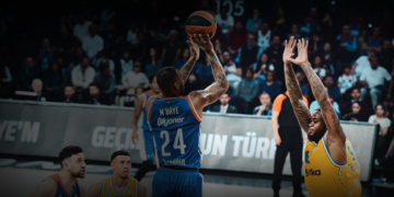 Anadolu Efes evinde Maccabi Tel Aviv karşısında farklı mağlup oldu