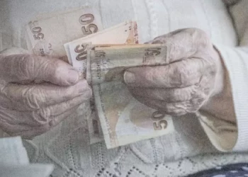 Teklif komisyondan geçti ve en düşük emekli maaşı 7 bin 500 Türk Lirası oldu