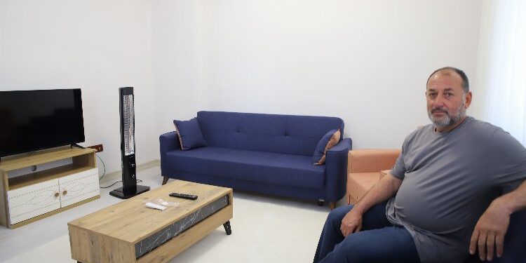 Depremzedeler yeni yuvalarına kavuştu