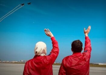 TEKNOFEST’te ilkler: İnsanlı ve insansız savaş uçakları birlikte uçtu