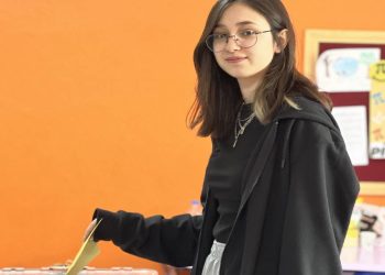 18 yaşındaki Sude, doğum gününde birinci oyunu kullandı