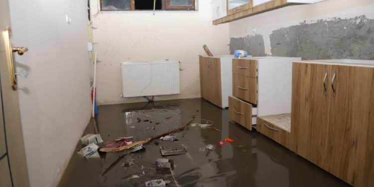 5 Kentte Su Baskını: 35 Konut Ziyan Gördü