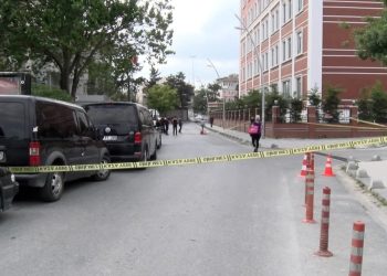 Adliye önünde silahlı çatışma: Motosikletlerle gelip ateş açtılar