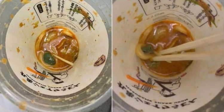 Afiyetle Yediği Yemeğin Sonunda Canlı Kurbağayla Karşılaştı