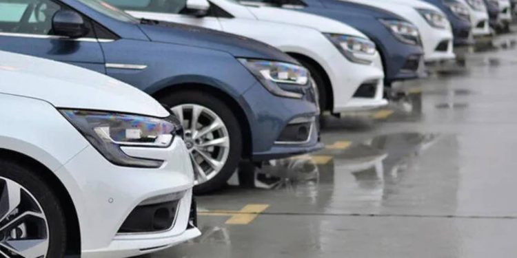 Araba Satışlarına Kur ve Kredi Freni