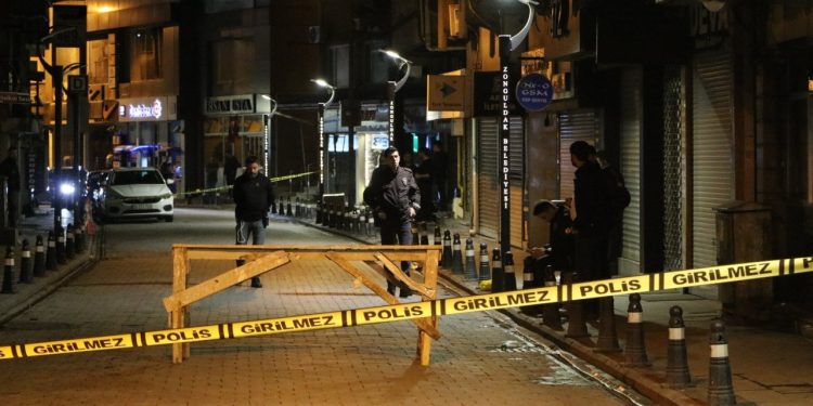 ‘Bunaldığı’ İçin Pompalıyla 8 El Ateş Açmış!