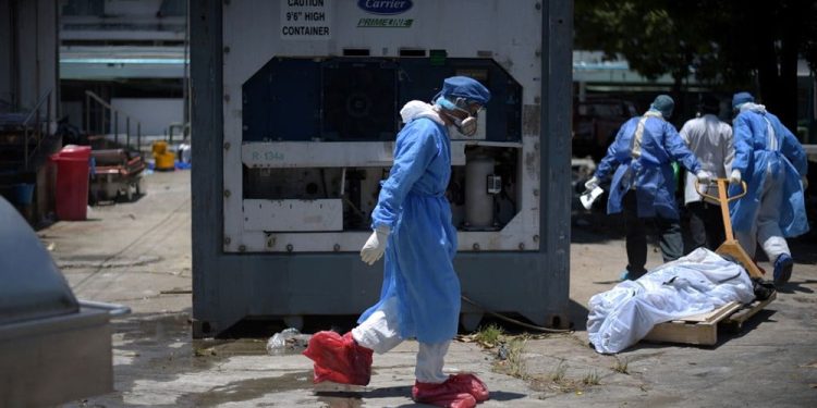 Ekvador’da 8 binden daha fazla hadisenin koronavirüs kaynaklı olduğu gizlenmiş