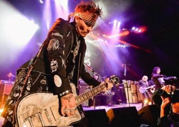 Hayranlarına makus haber: Sakatlanan Johnny Depp konserlerini erteledi! Pekala İstanbul konseri de iptal olacak mı? İşte yanıtı