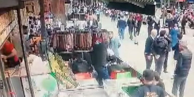 İstanbul’un Göbeğinde Kafede Silahlı Hücum