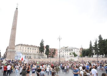 İtalya’da Covid-19 için çıkarılacak ‘Yeşil Geçiş’ dokümanı protesto edildi