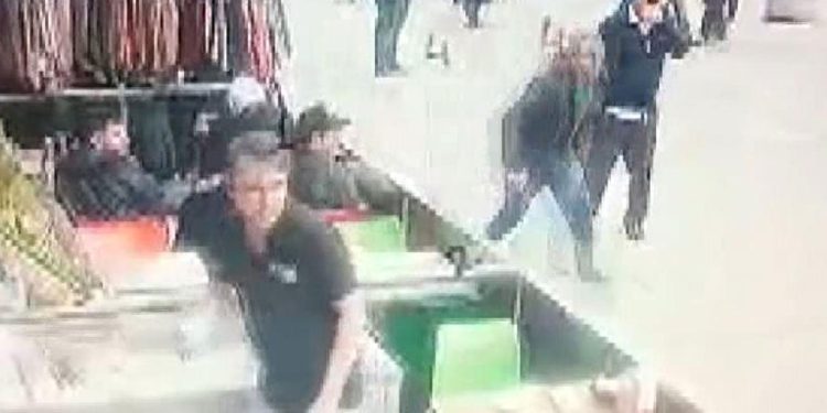 Kafede Dehşet Anları: 3 Sefer Ateş Etti