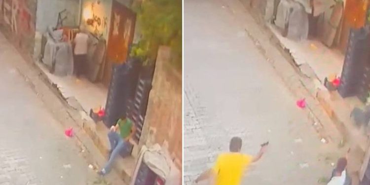 Kaldırımda otururken vuruldu!