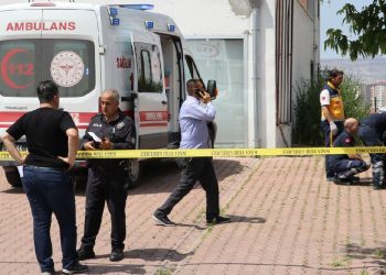 Kayseri’de 13. kattaki meskenlerinin balkonundan düşen anne ve iki çocuğu ömrünü yitirdi