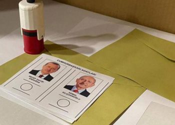 Kendisini AKP’li Müşahit Üzere Gösteren Bayan Hakkında Tutanak Tutuldu