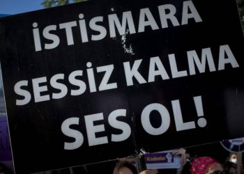 Kız Çocuğunun Masada Oynatılmasıyla İlgili Valilikten Açıklama