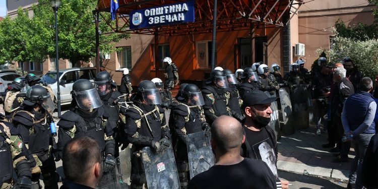 Kosova ve Sırbistan ortasındaki tansiyonu tırmanıyor!