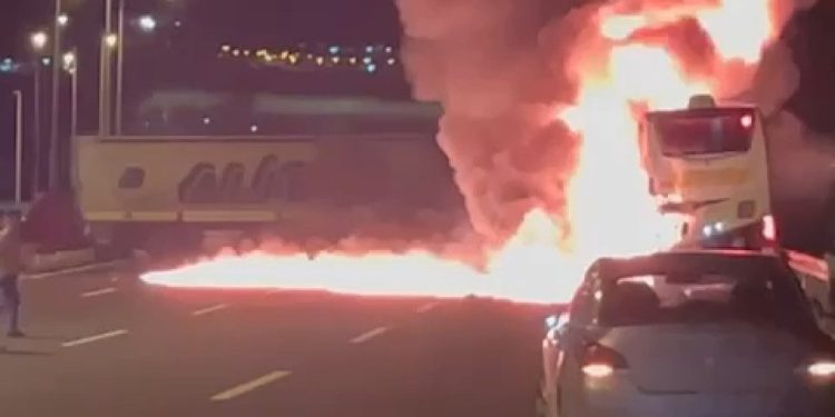 Otobüsün Alev Alev Yandığı Anlar Kameralarda