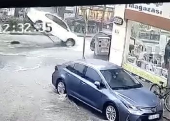 Rögar kapağı fırladı, arabası savurdu