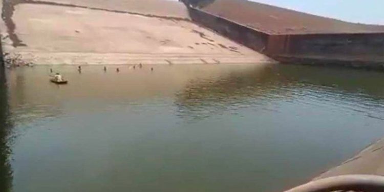 Selfie çekerken telefonunu suya düşüren yetkili baraj boşalttırdı