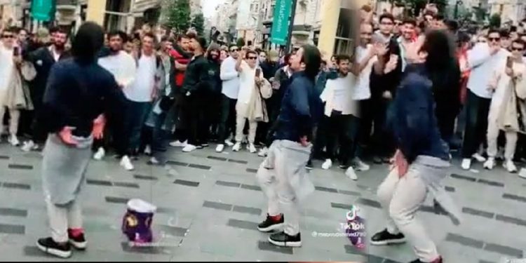 Ümit Özdağ Paylaştı: Afganistan’daki ‘Pedofili’ Dansı ‘Bacha Bazi’ Taksim’de!