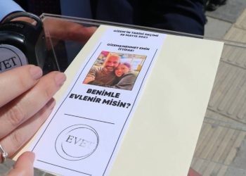 Ümit Özdağ’ın danışmanından sandıkta özel pusula ile evlilik teklifi