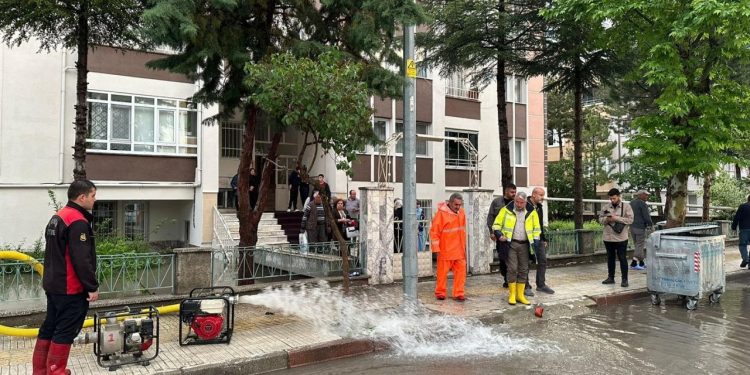 245 Mesken Ve İş Yerini Su Bastı: Hasar Tespit Ediliyor