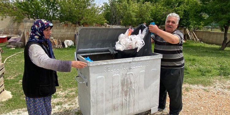 400 Bin Lirayı Çöpe Attılar