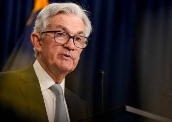 Powell faiz artırımına devam sinyali verdi