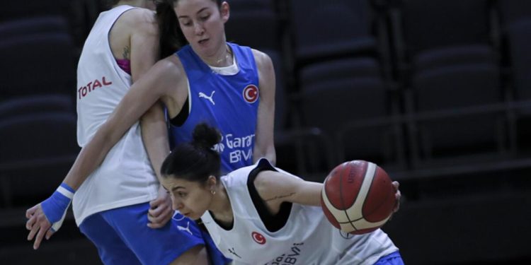 A Ulusal Bayan Basketbol Kadrosu’nun Avrupa Şampiyonası takımı belirli oldu
