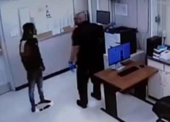 ABD bu imajları konuşuyor: Hapishanedeki siyahi tutukluya şiddet