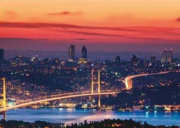 ABD’den, Peru’dan Kolombiya’dan turistler İstanbul’da Türk gecelerinde… Euro Boğazı