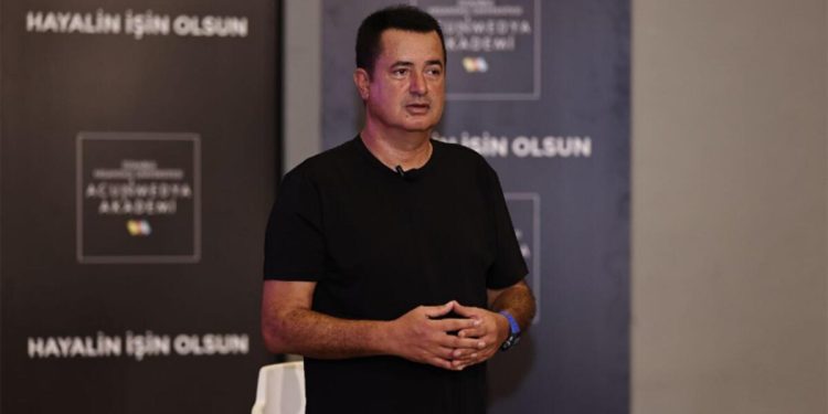 Acun Ilıcalı ile mezuniyet sevinci