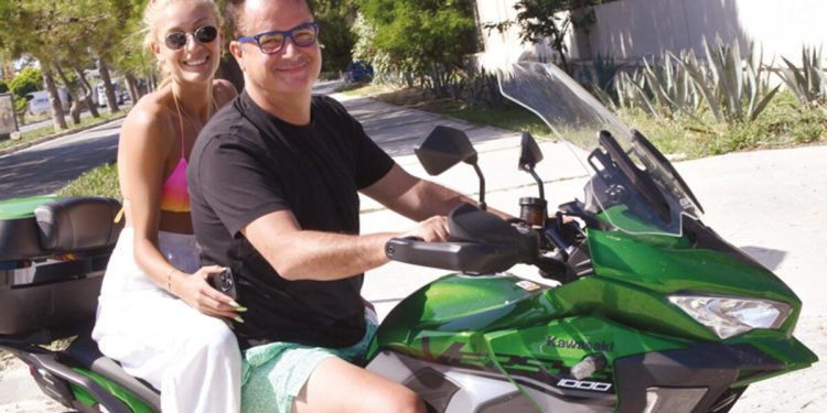 Acun Ilıcalı İrlanda yolcusu