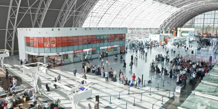 Adnan Menderes Havalimanı’ndan iki yeni rota