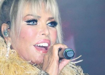 Ajda Pekkan’ın imdadına vokalistler yetişti