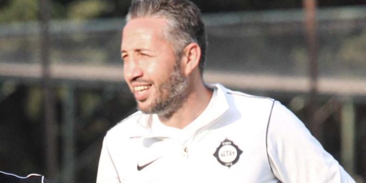 Altay, Tuna Üzümcü ile masaya oturacak