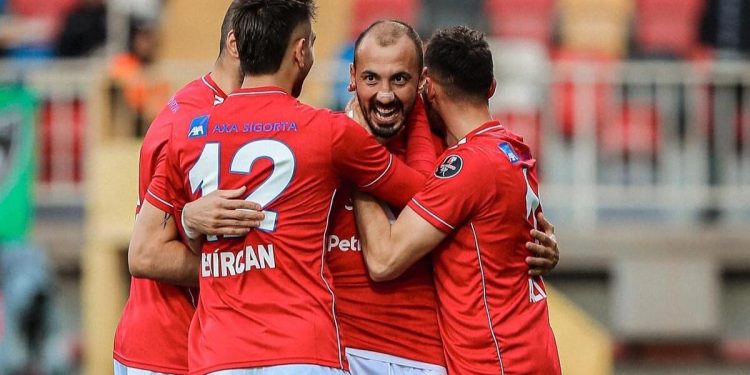 Altınordu’da Ahmet İlhan Özek beklemeye geçti