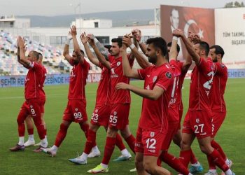 Altınordu’da futbolcular belirsizliğin çözülmesini bekliyor