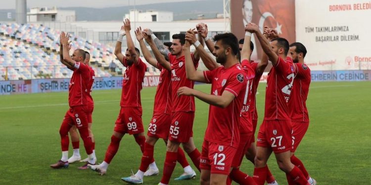 Altınordu’da futbolcular belirsizliğin çözülmesini bekliyor