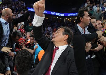 Anadolu Efes-Fenerbahçe Beko maçı sonunda gerginlik! Ergin Ataman ve yöneticiler…