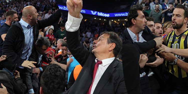 Anadolu Efes-Fenerbahçe Beko maçı sonunda gerginlik! Ergin Ataman ve yöneticiler…