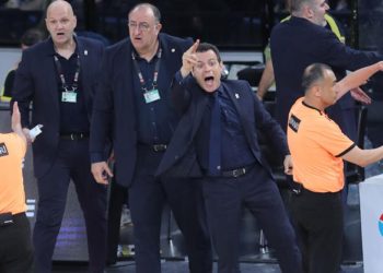 Anadolu Efes – Fenerbahçe Beko maçının hakemleri için TBF’den ‘dinlendirme’ kararı