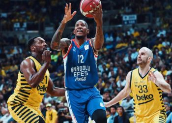 Anadolu Efes, Fenerbahçe Beko’yu son saniye basketiyle yendi