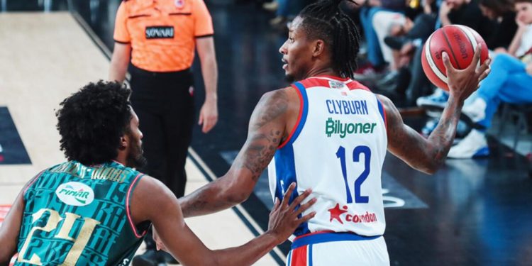 Anadolu Efes final serisinde öne geçti