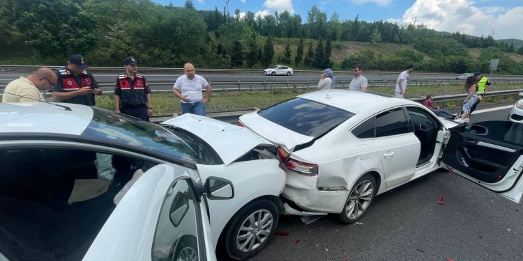 Ankara Yolunda Zincirleme Kaza: Araç Kuyruğu Oluştu