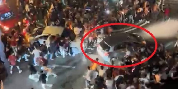 Arabasıyla şampiyonluk kutlayan taraftarların ortasına dalmıştı! Tabiri ortaya çıktı