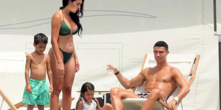 Ayrılık tezleri bu türlü yalanlandı: Çoluk- çocuk lüks yata doluştular